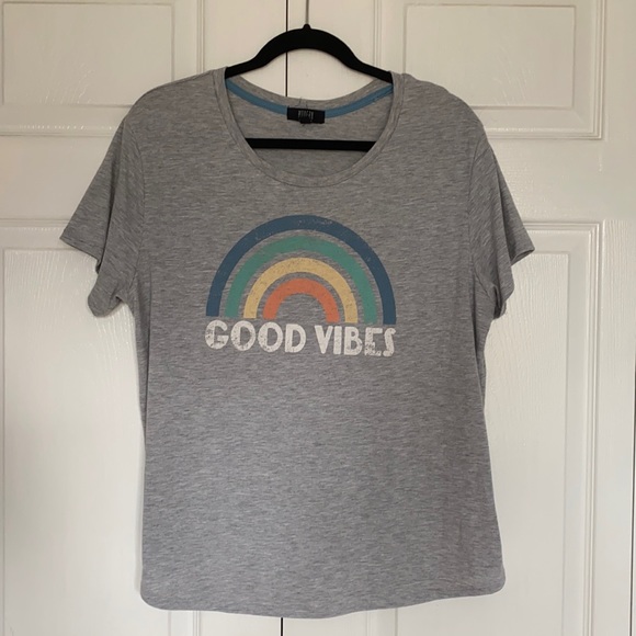 Good Vibes Graphic Tee “Good Vibes” distressed lettering look. Size XL - Picture 1 of 5